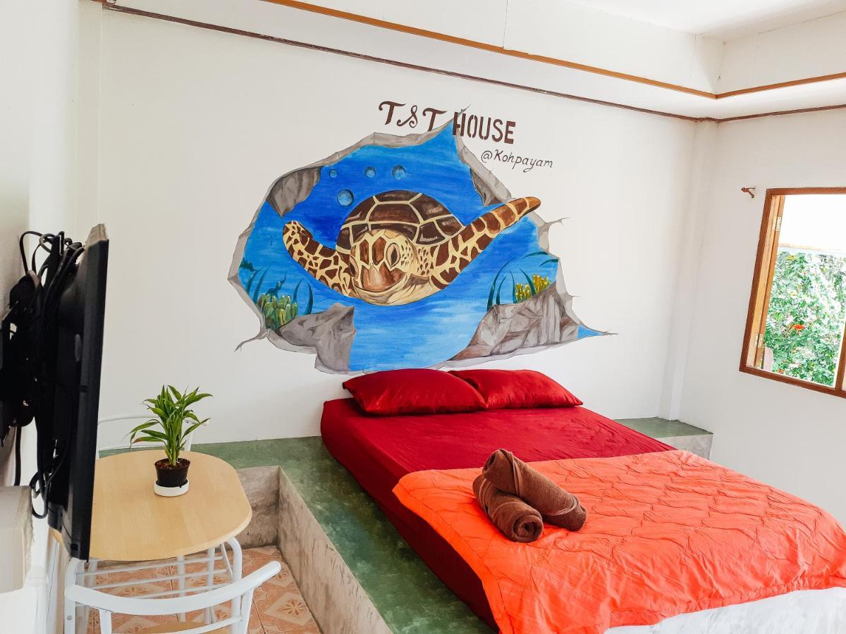 T And T House (Adults Only) Hotel Koh Phayam Bagian luar foto